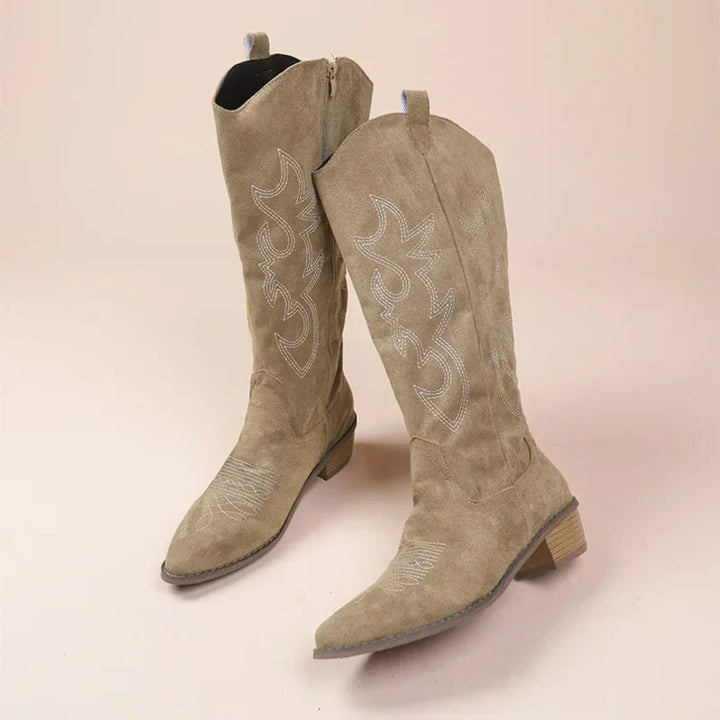Cowboystiefel mit Stickereien