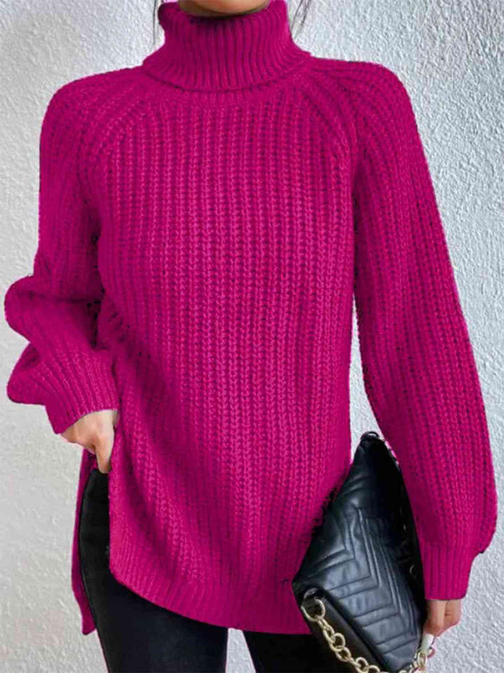 Gerippter Pullover mit Schlitz und Rollkragen