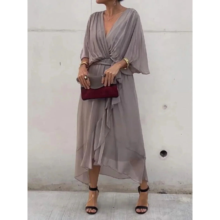 Kleid mit V-Ausschnitt