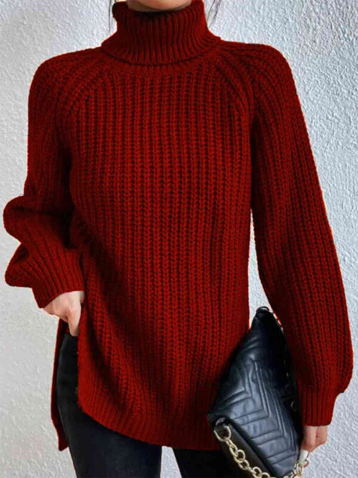 Gerippter Pullover mit Schlitz und Rollkragen