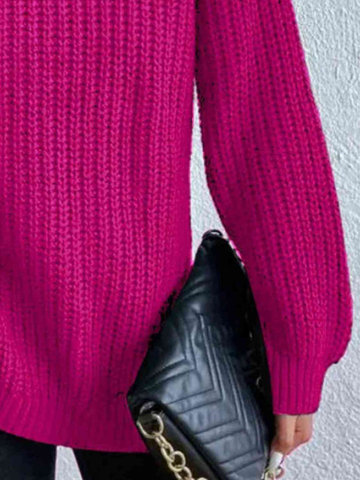 Gerippter Pullover mit Schlitz und Rollkragen