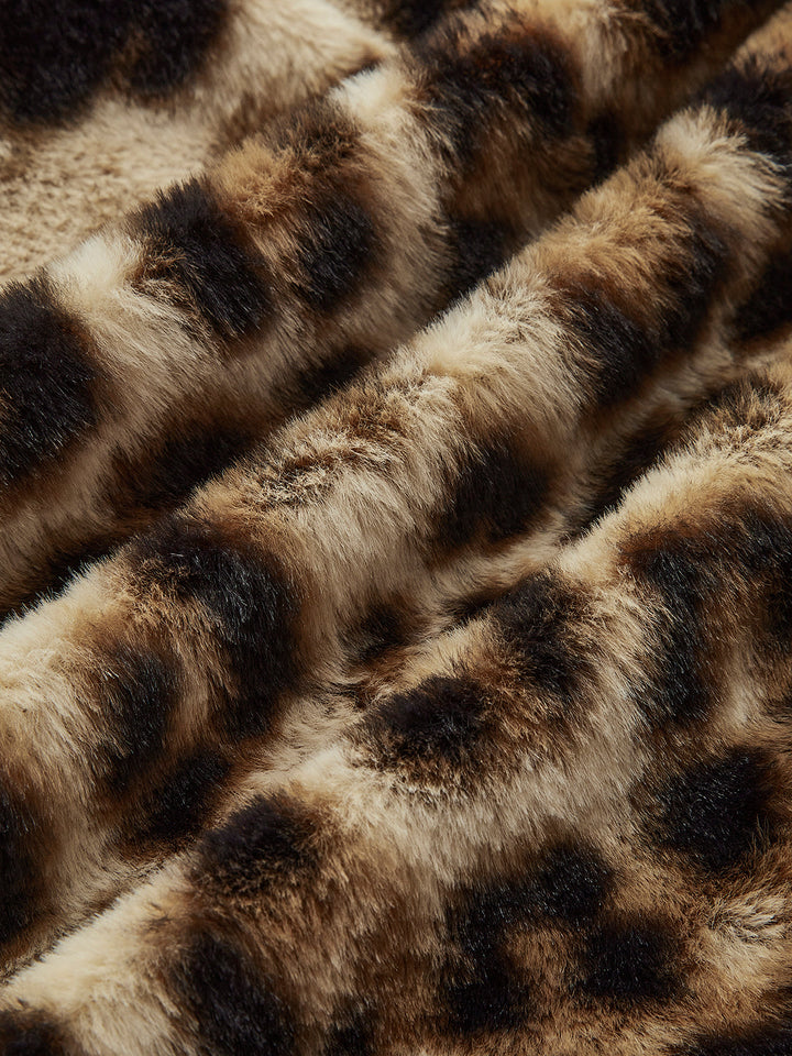 Leopardenmantel aus Kunstfell