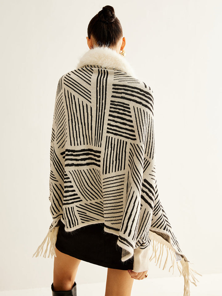 Poncho Géométrique avec Fausse Fourrure