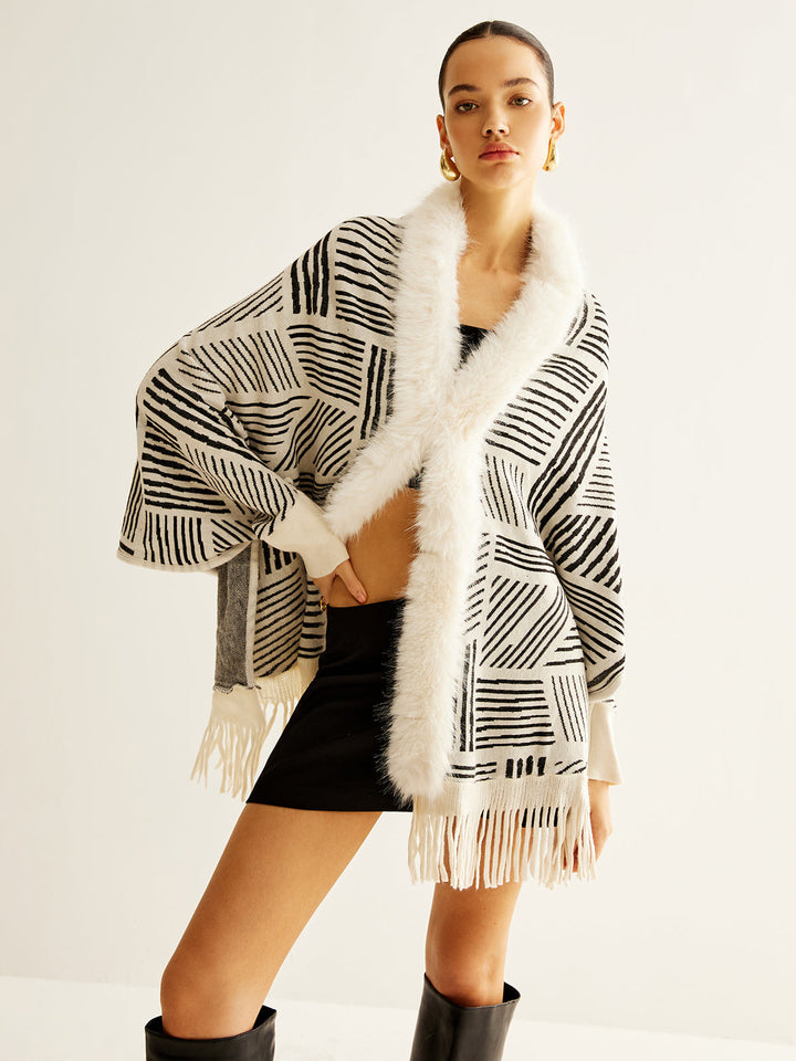 Poncho Géométrique avec Fausse Fourrure