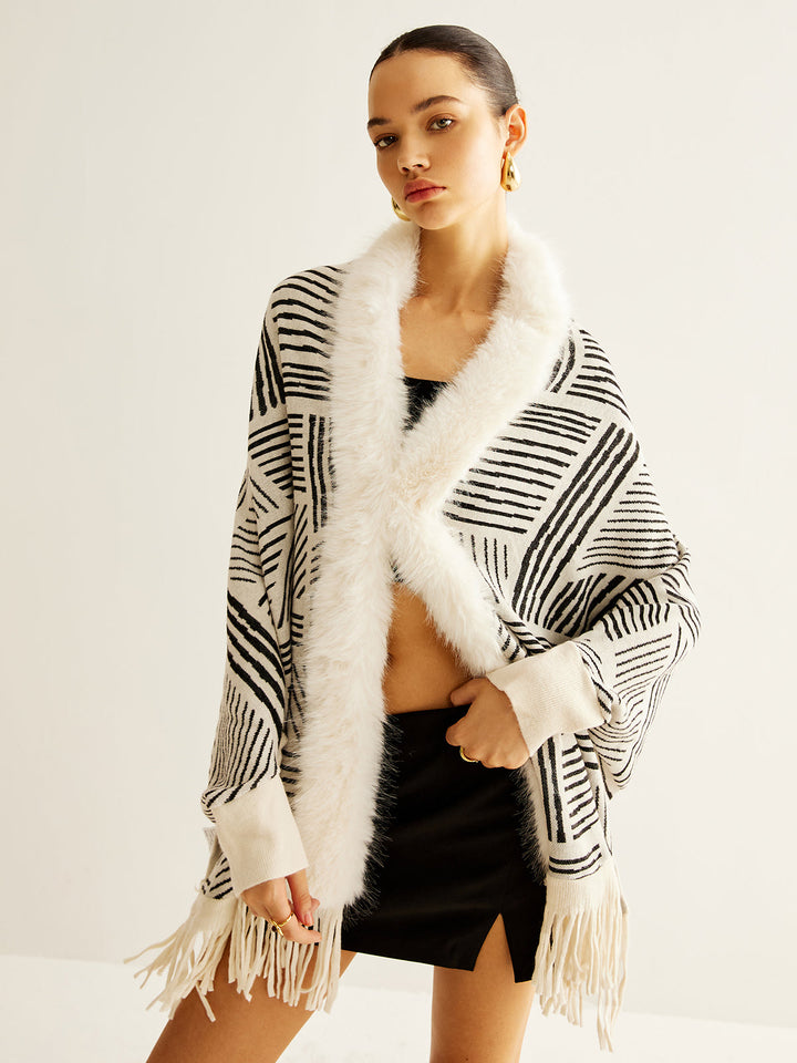 Poncho Géométrique avec Fausse Fourrure