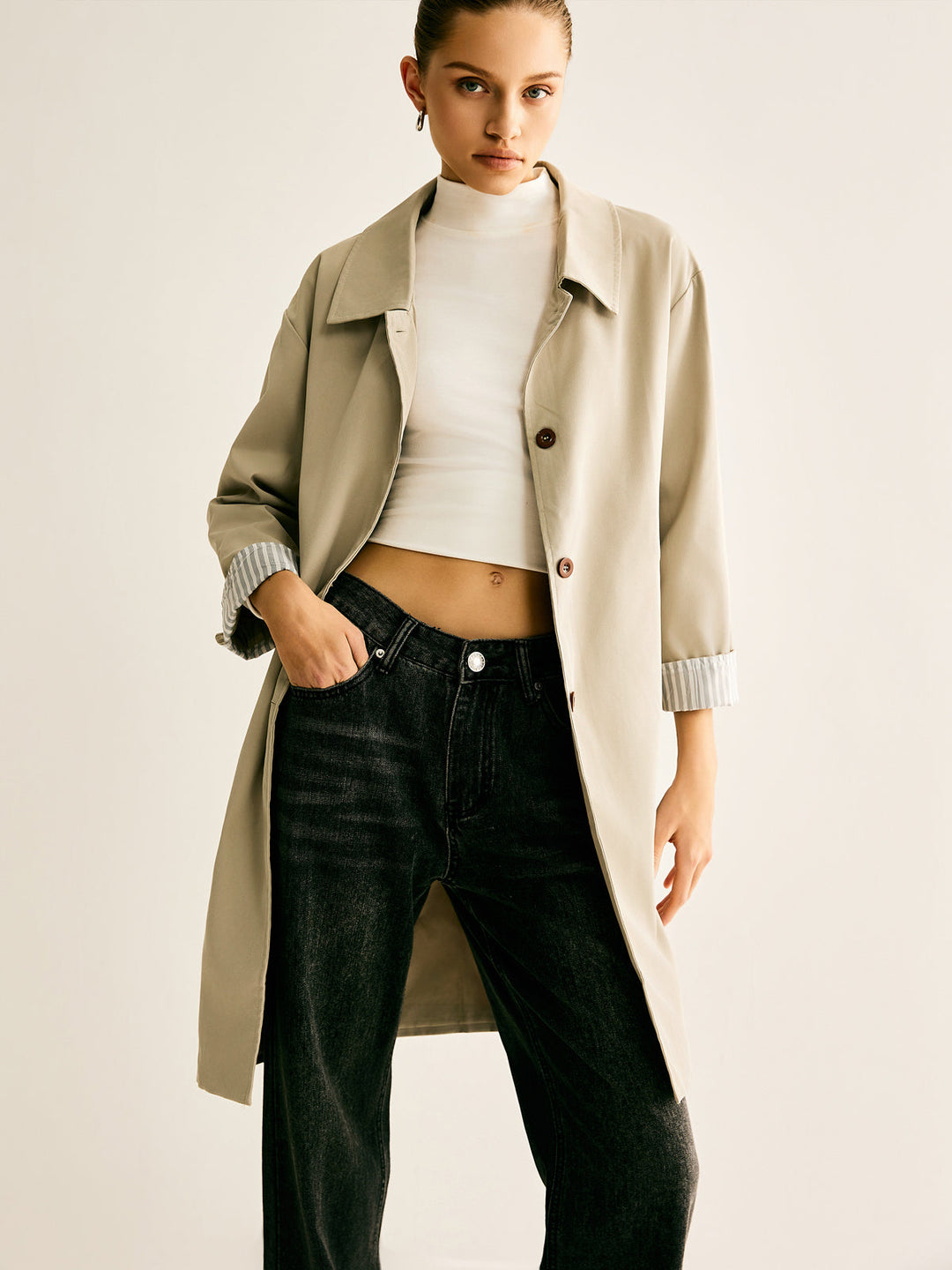 Leichter Trenchcoat in langer Schnittform