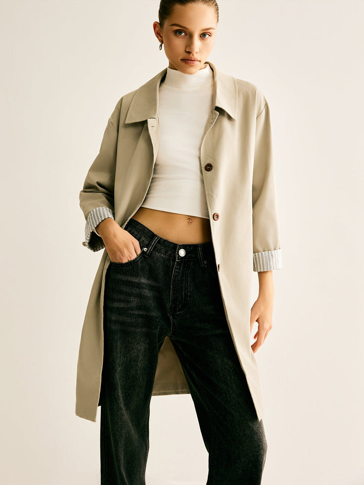 Leichter Trenchcoat in langer Schnittform