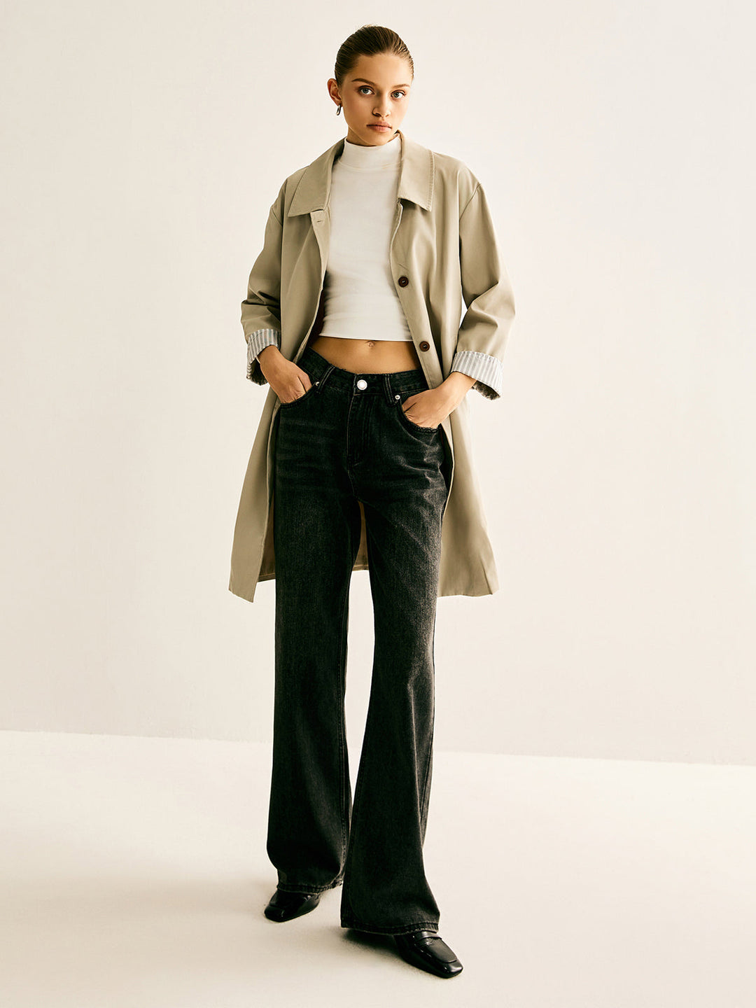 Leichter Trenchcoat in langer Schnittform