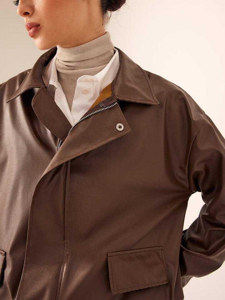 Braune Jacke im lässigen Stil