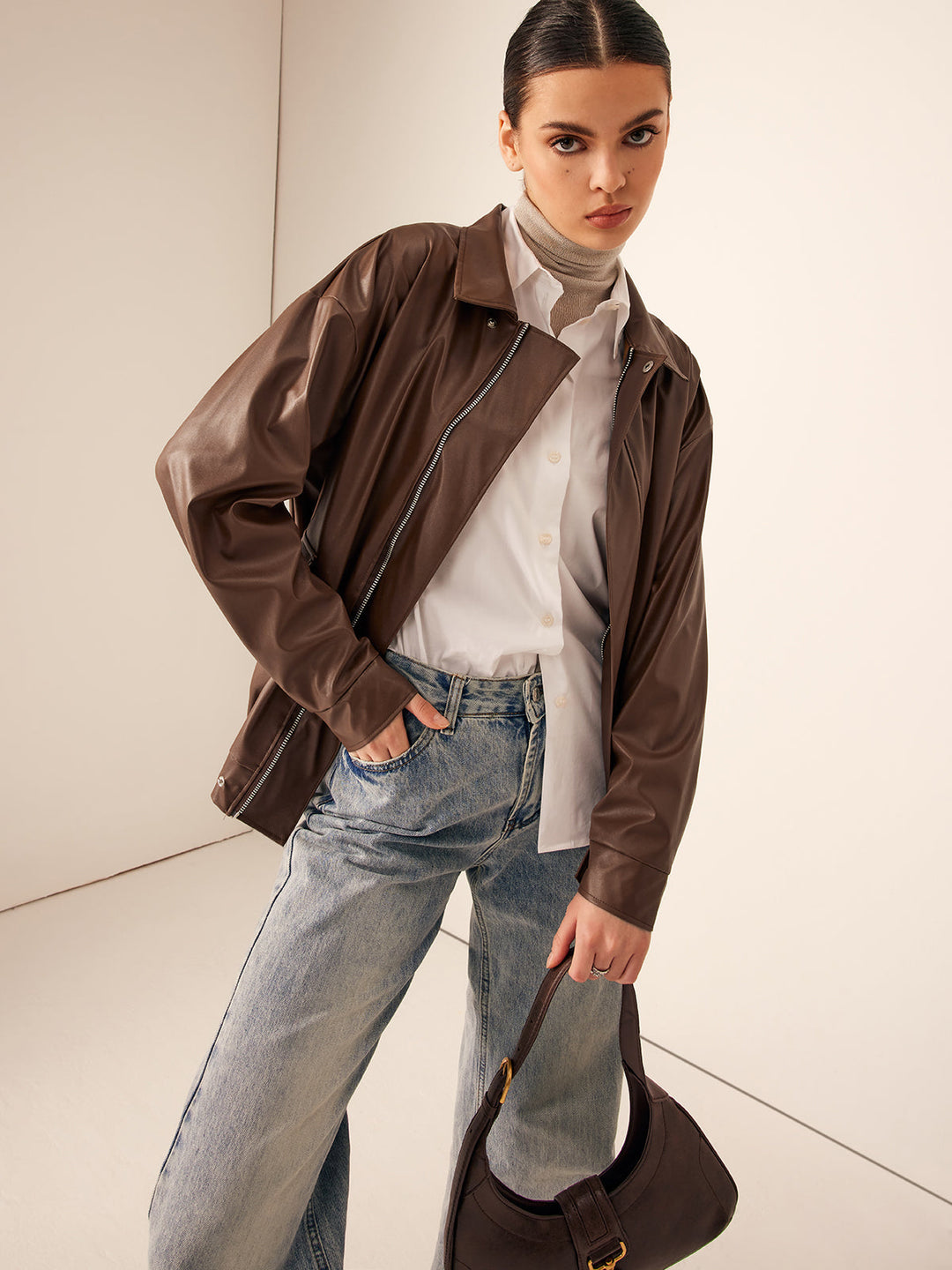Braune Jacke im lässigen Stil