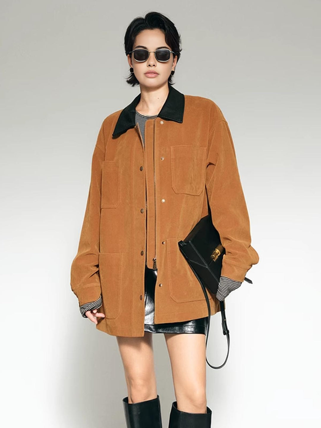 Gerippte Oversize-Jacke mit kontrastierendem Kragen