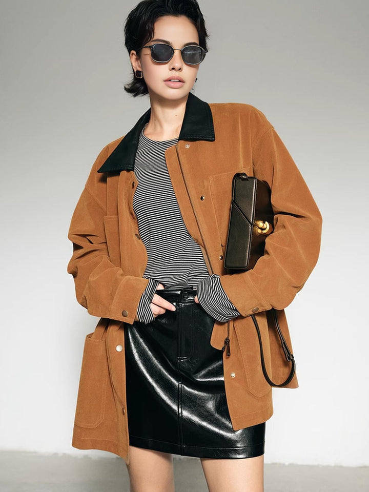 Gerippte Oversize-Jacke mit kontrastierendem Kragen