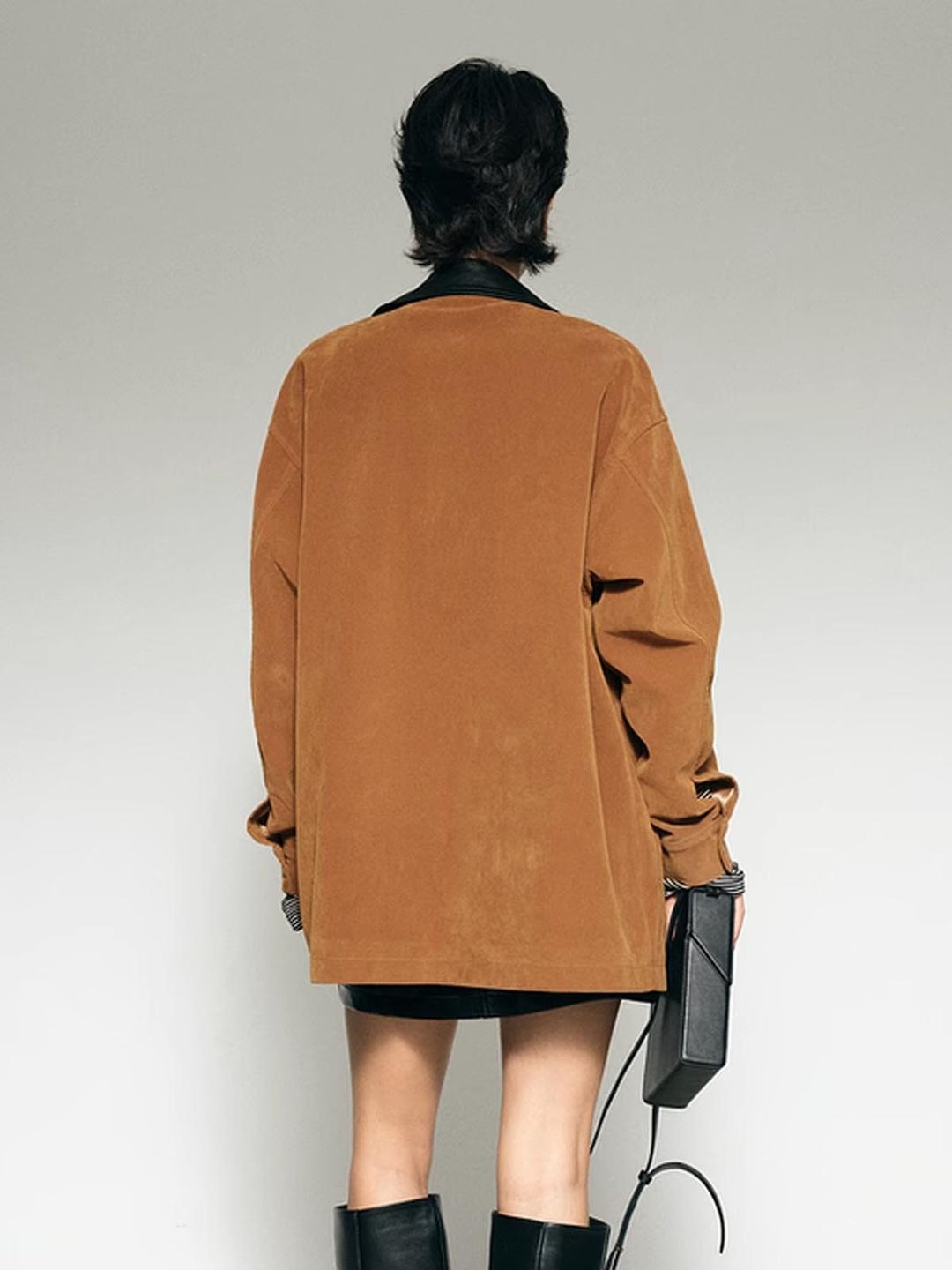 Gerippte Oversize-Jacke mit kontrastierendem Kragen