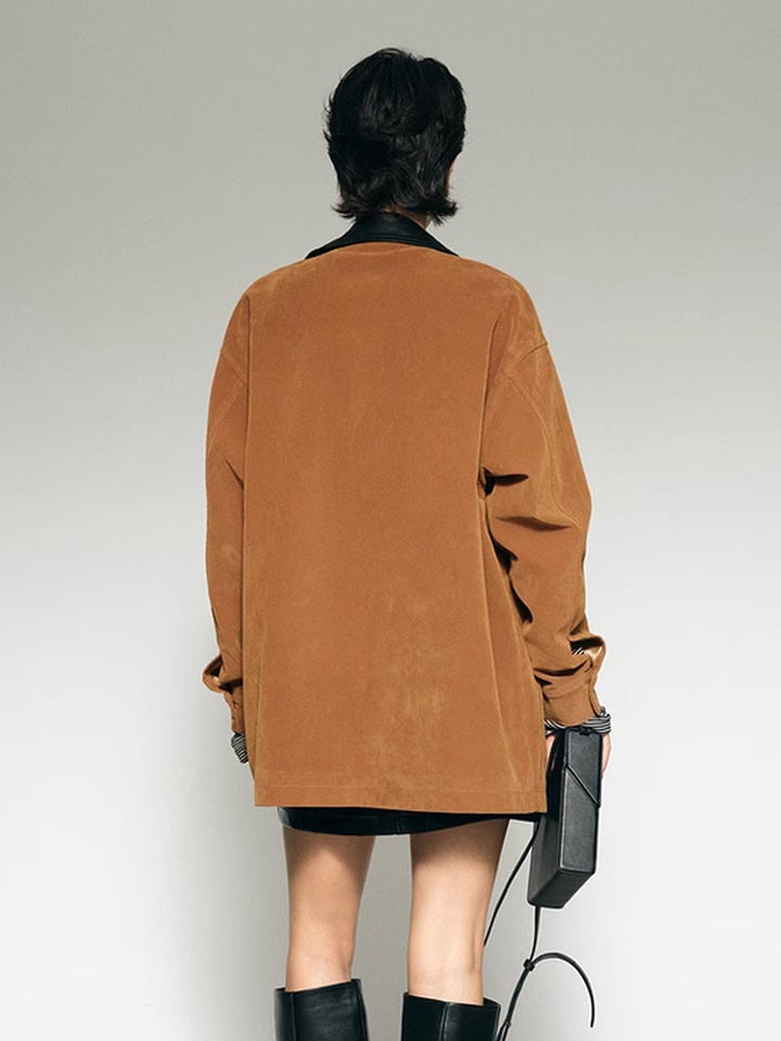 Gerippte Oversize-Jacke mit kontrastierendem Kragen