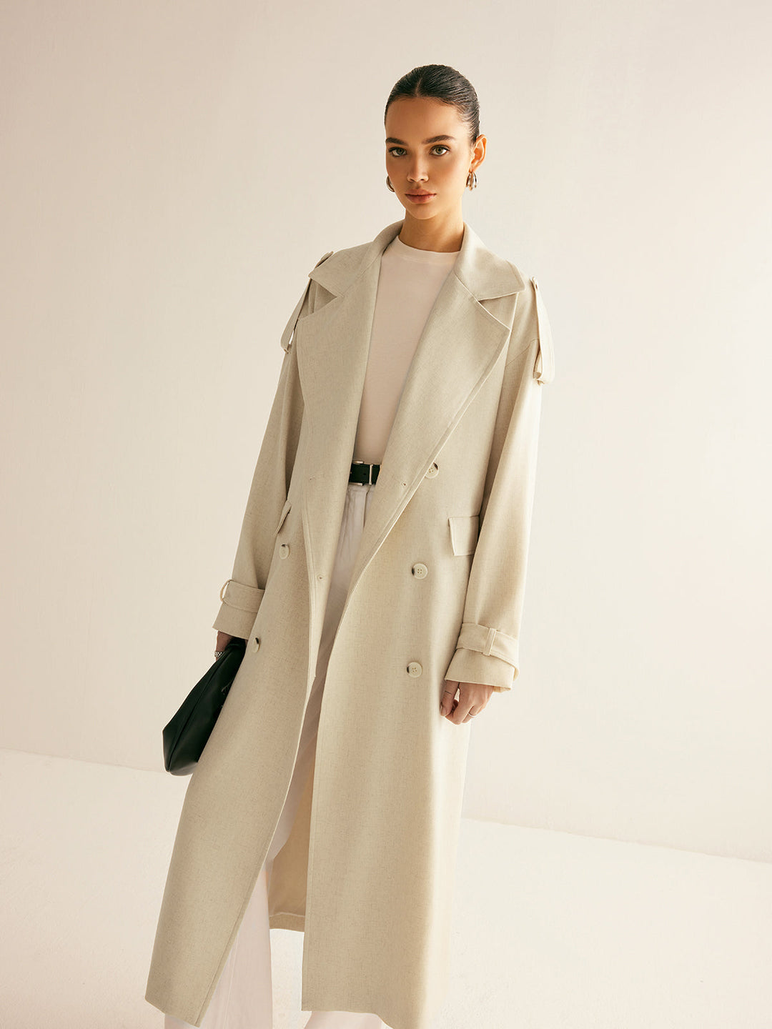 Langer Trenchcoat mit Gürtel