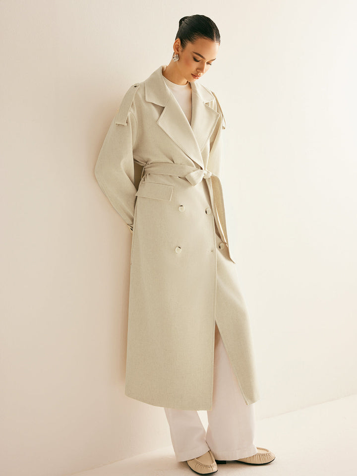Langer Trenchcoat mit Gürtel