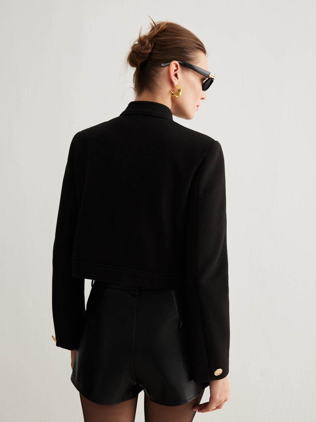 Kurzer schwarzer Blazer
