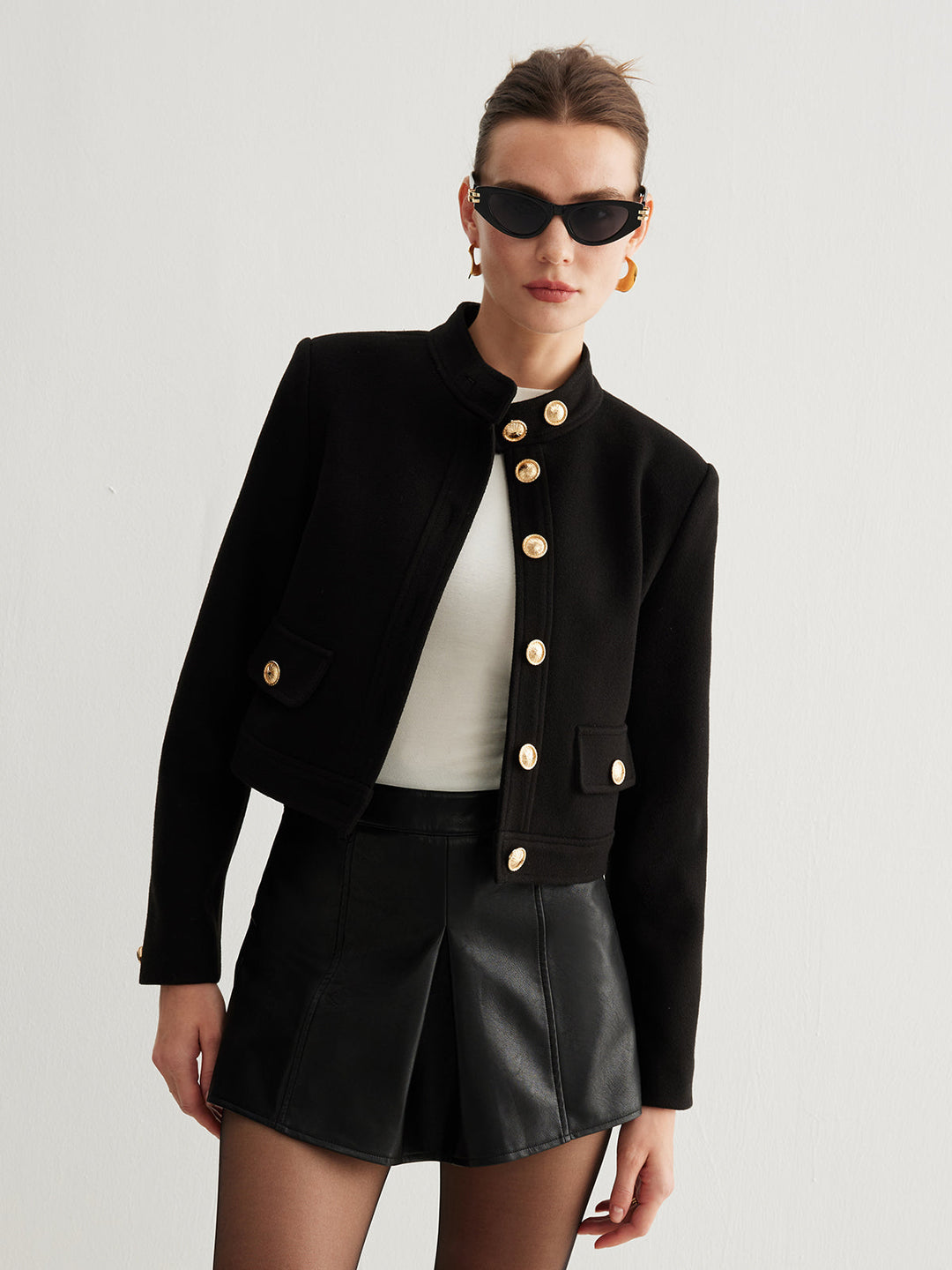 Kurzer schwarzer Blazer