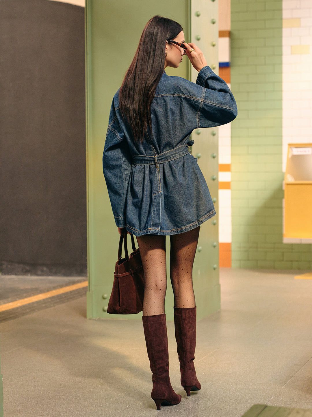 Blaue Oversize-Jacke mit Gürtel