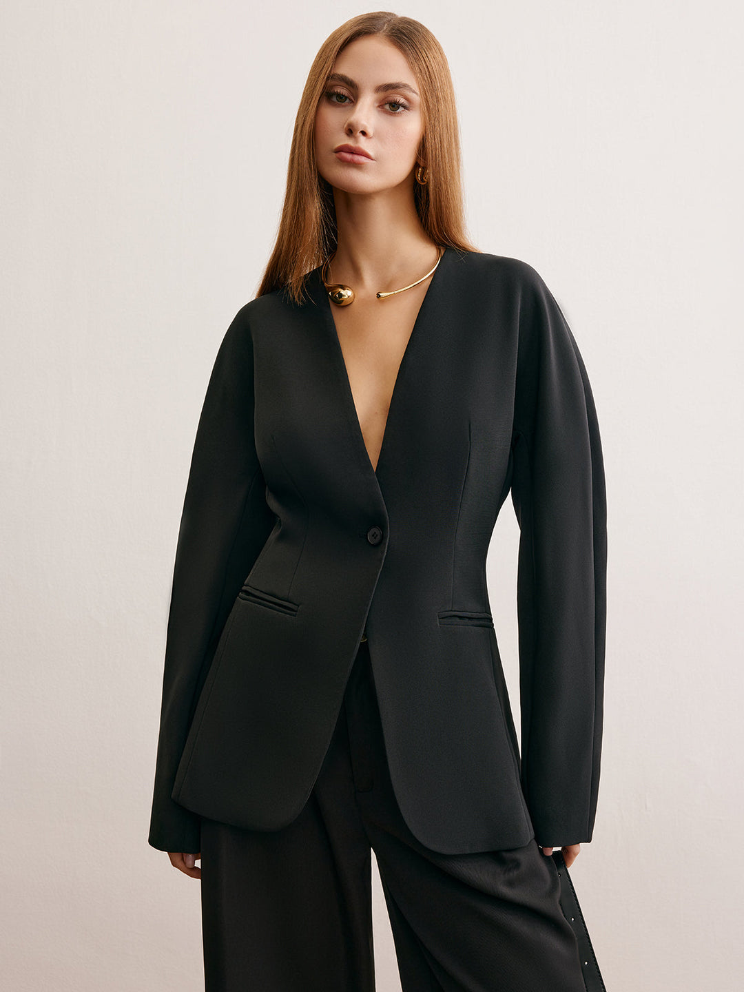 Schwarzer, taillierter Blazer