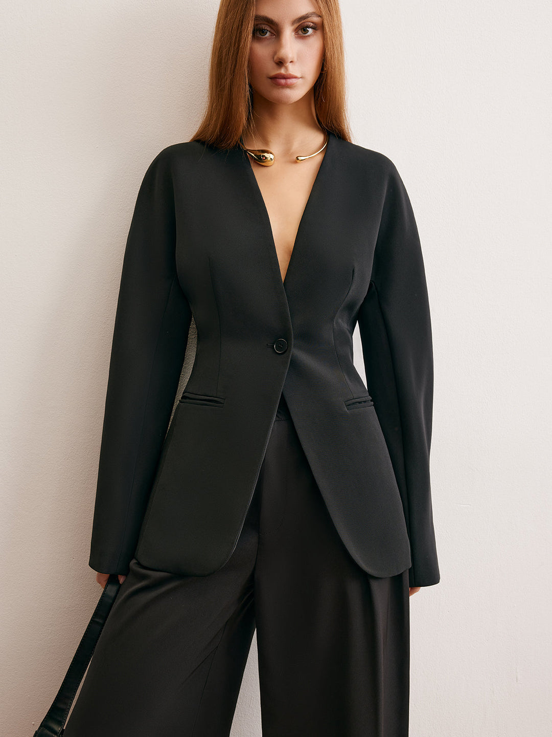 Schwarzer, taillierter Blazer