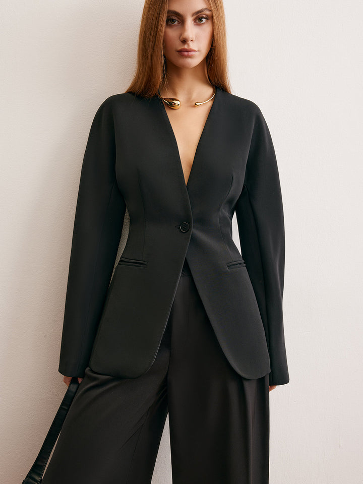 Schwarzer, taillierter Blazer