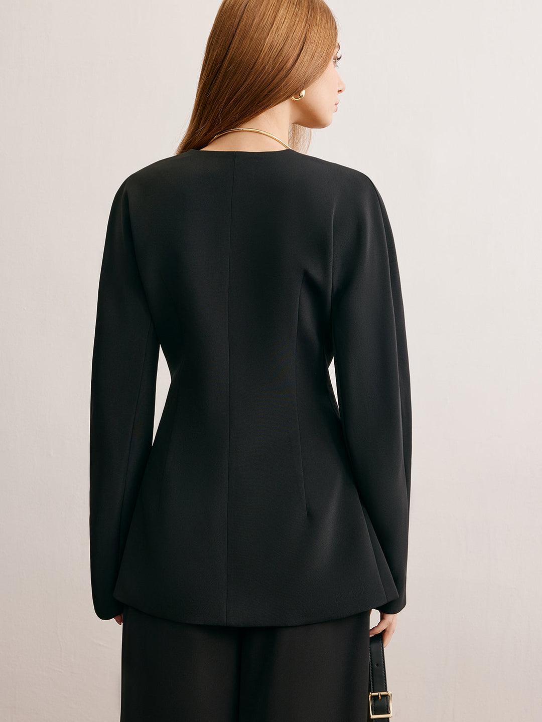 Schwarzer, taillierter Blazer
