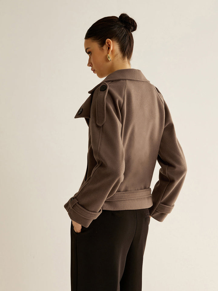 Kurze zweireihige Jacke