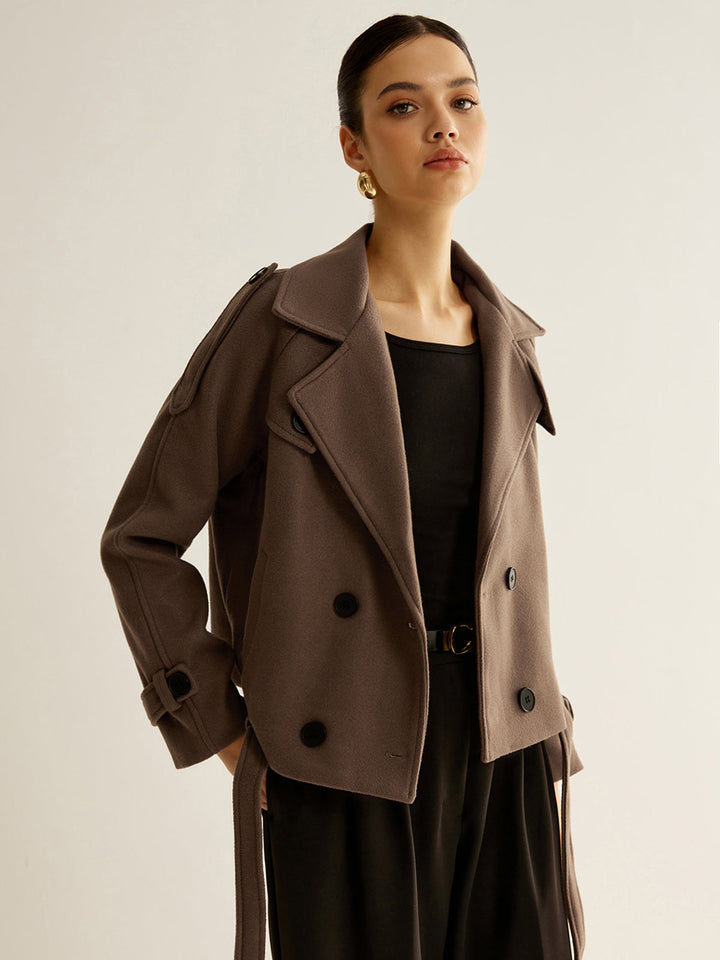 Kurze zweireihige Jacke