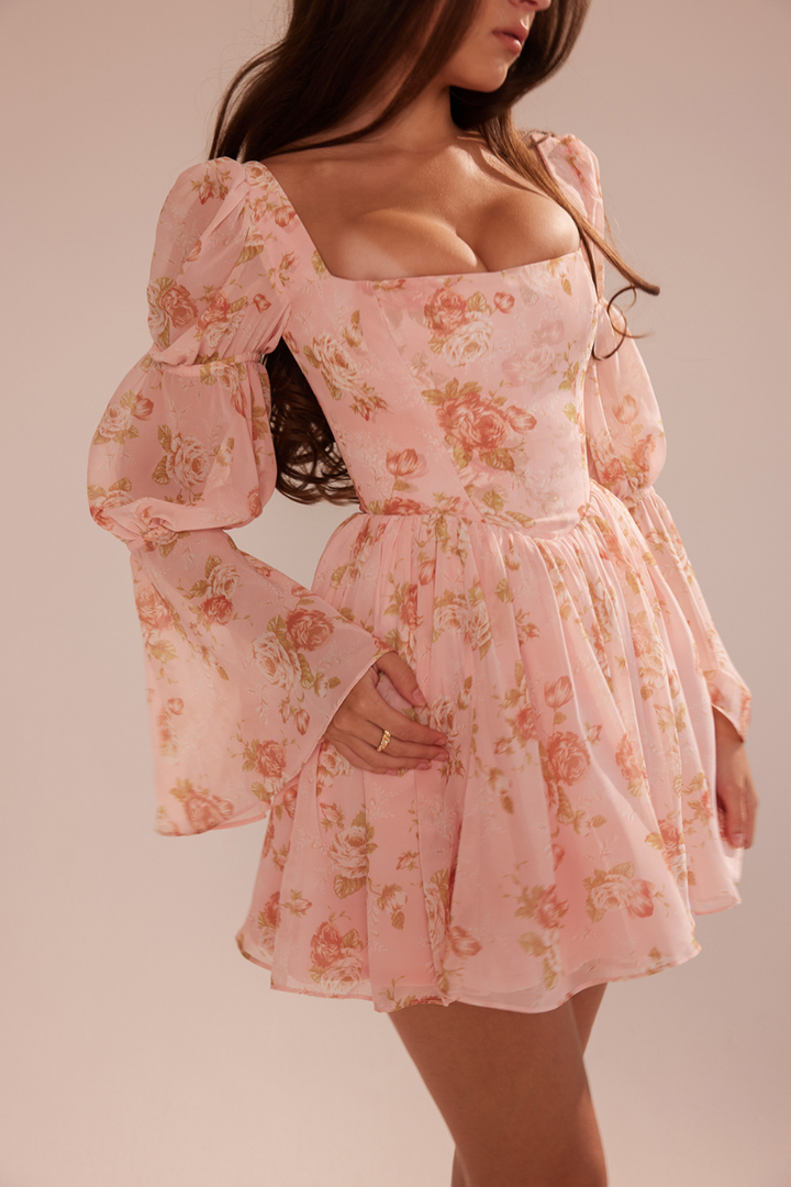 Robe Courte Rose Pétale