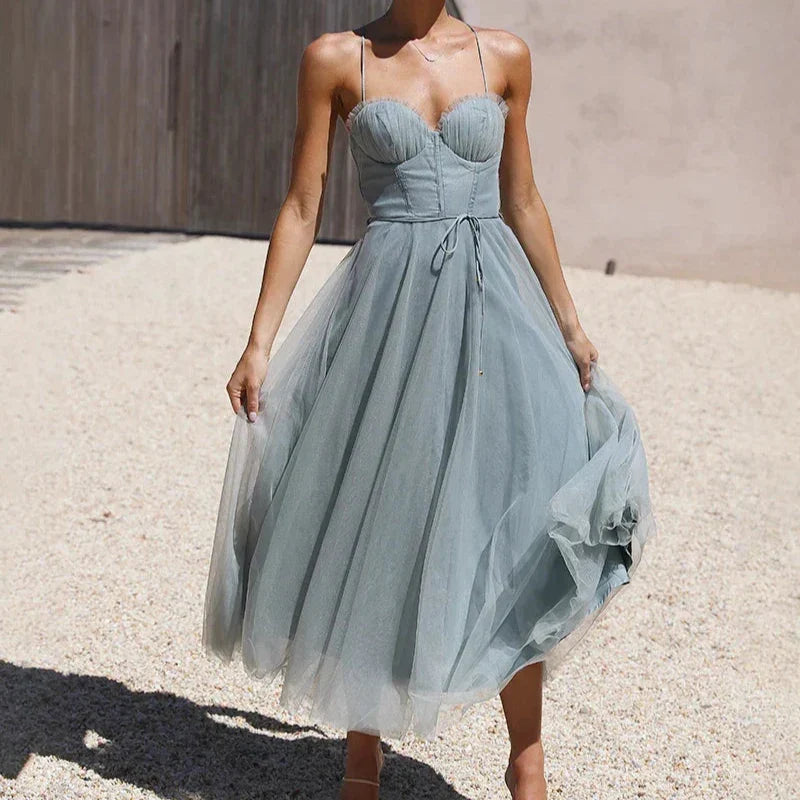 Langes Wolkenkleid