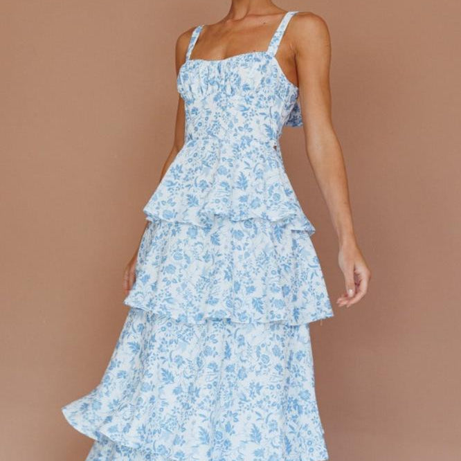 Langes Kleid mit Rüschen