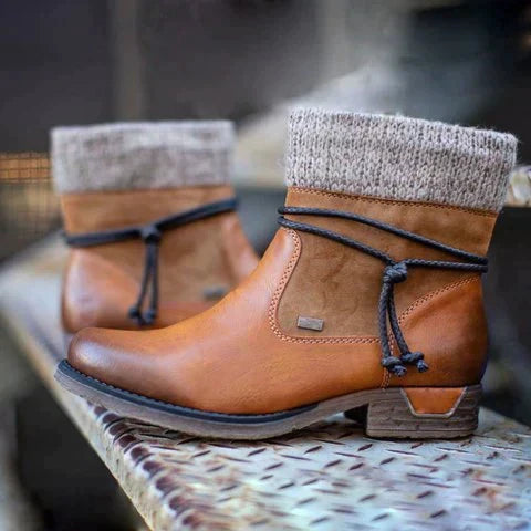 Stiefeletten mit Strickumschlag