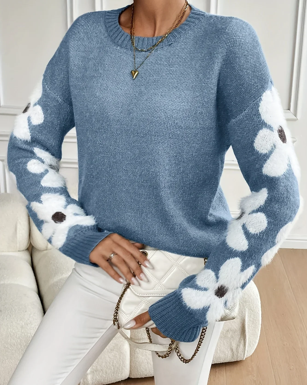 Gestrickter Pullover mit Blumen