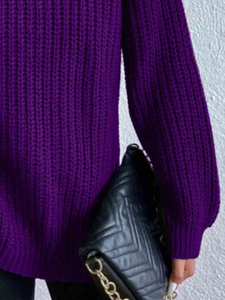 Gerippter Pullover mit Schlitz und Rollkragen