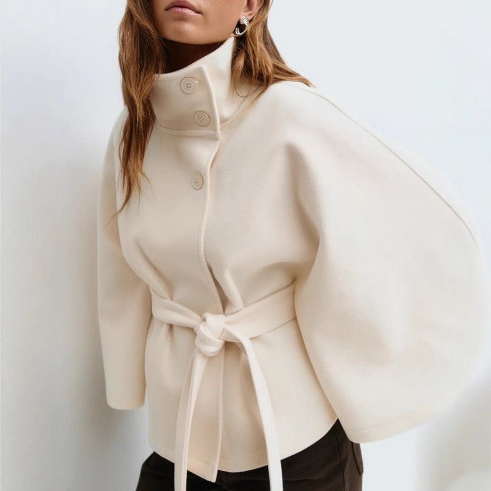 Manteau Court Ample et Ceinturé – Blanc
