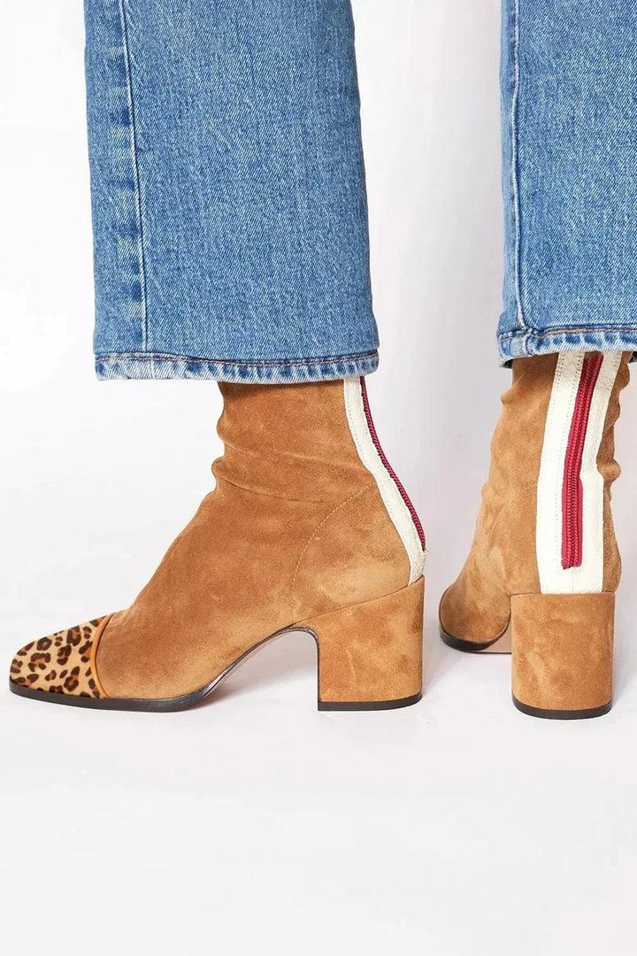 Bottines Ajustées à Bout Carré – Crème