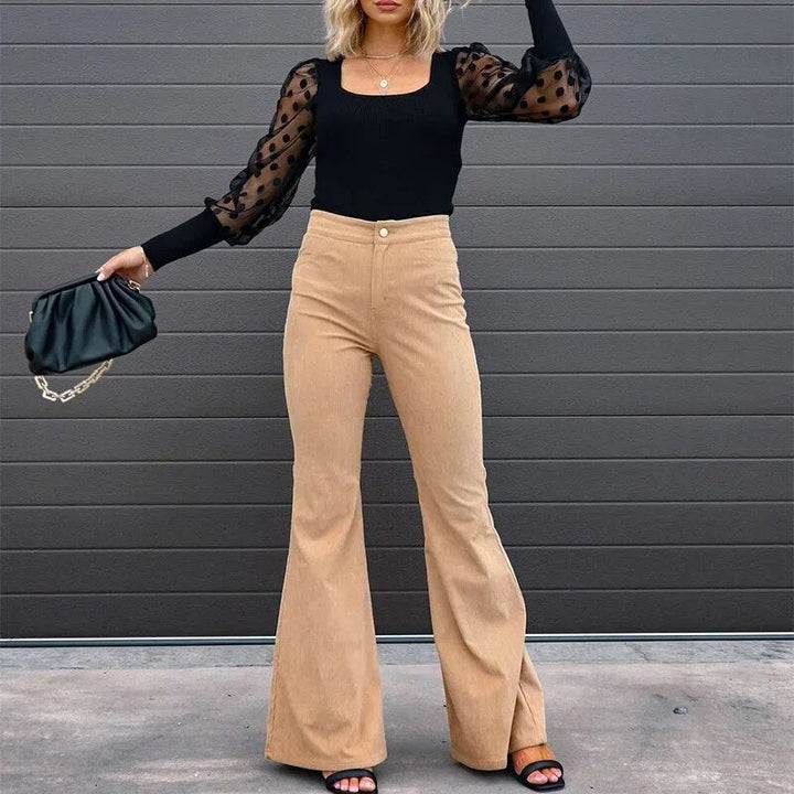 Ausgestellte Hose mit hoher Taille