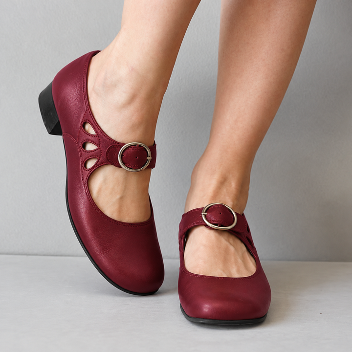 Chaussures à Bride et Talon Bas – Rouge