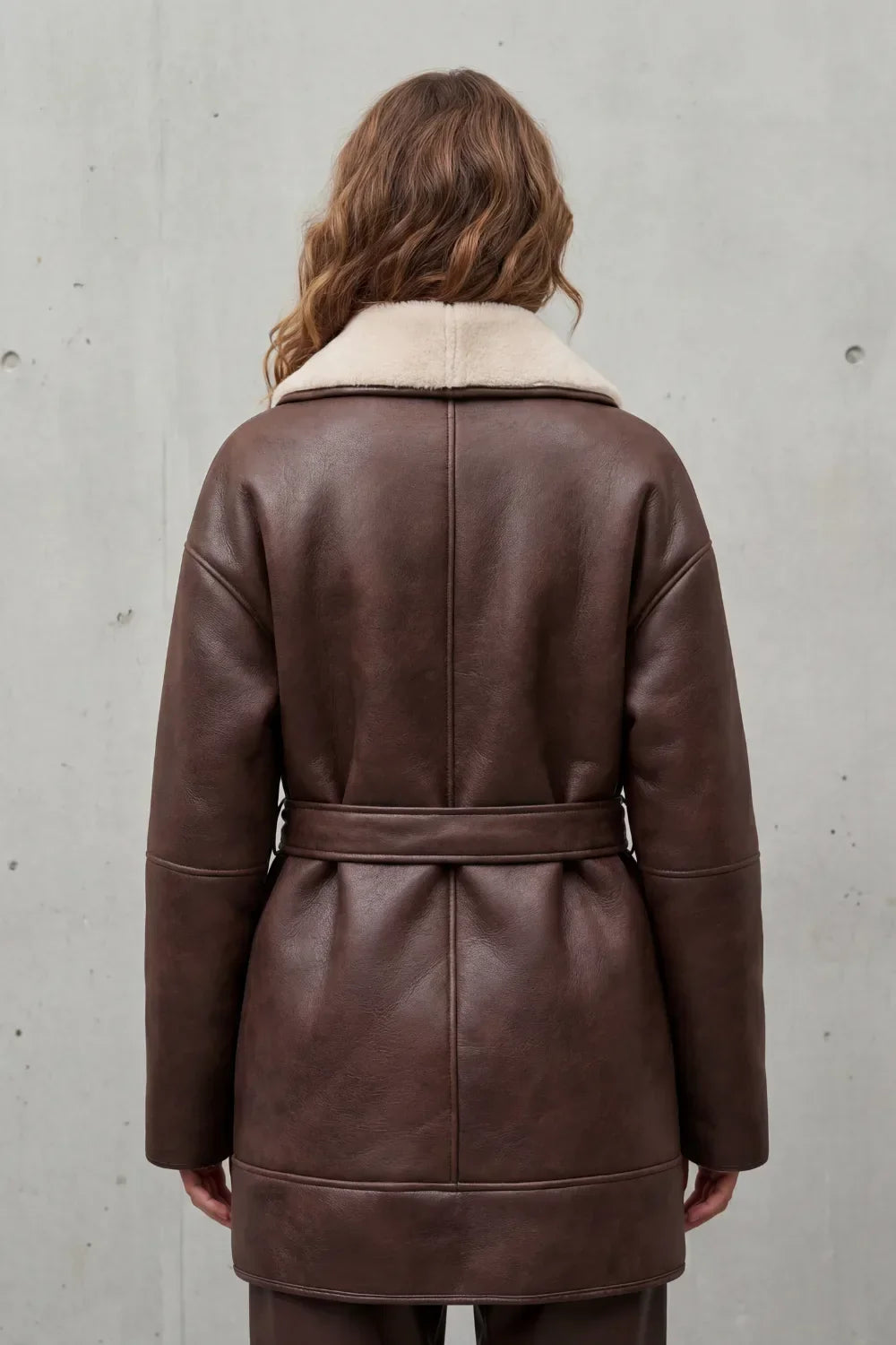 Manteau Enveloppant à Col Douillet