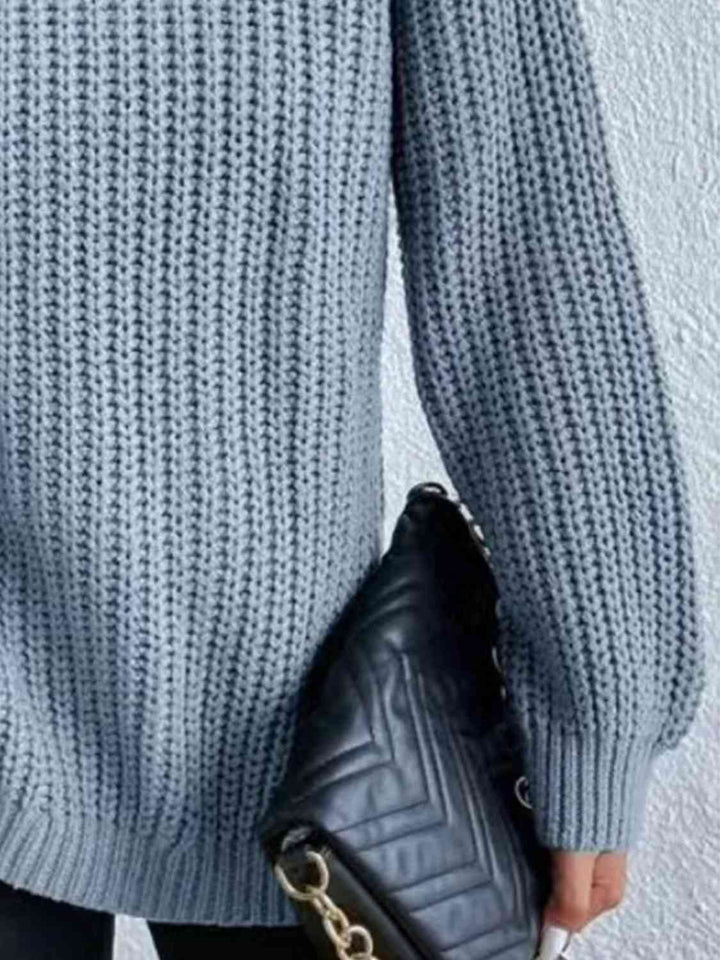 Gerippter Pullover mit Schlitz und Rollkragen