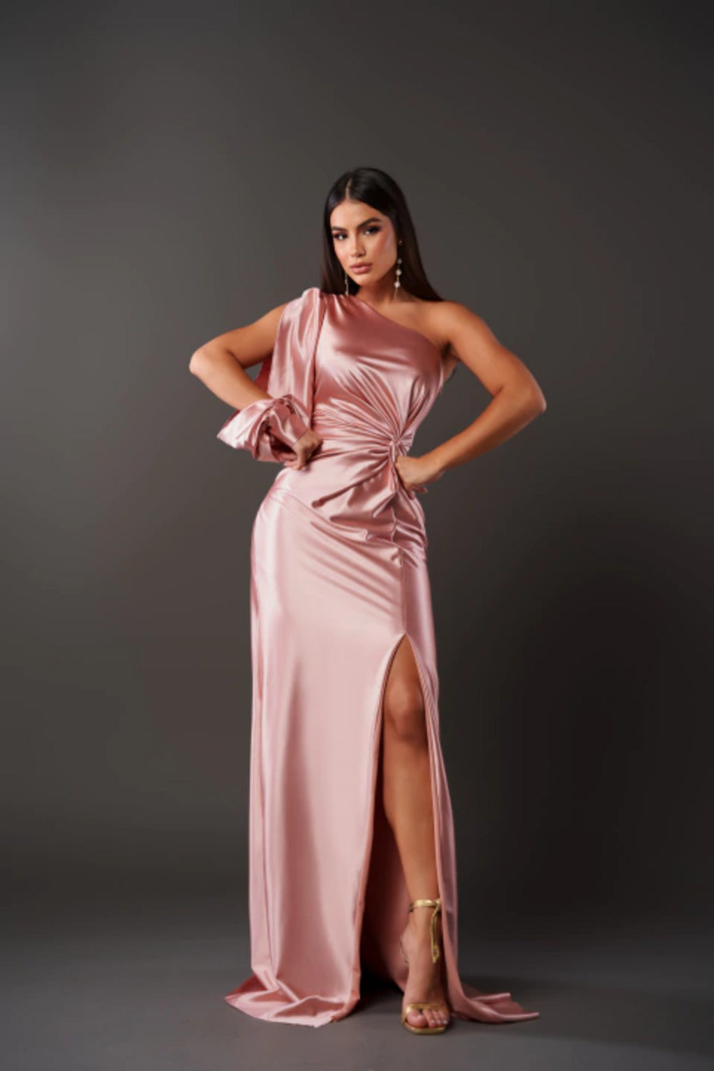 Robe Longue Épaule Unique Fente Haute