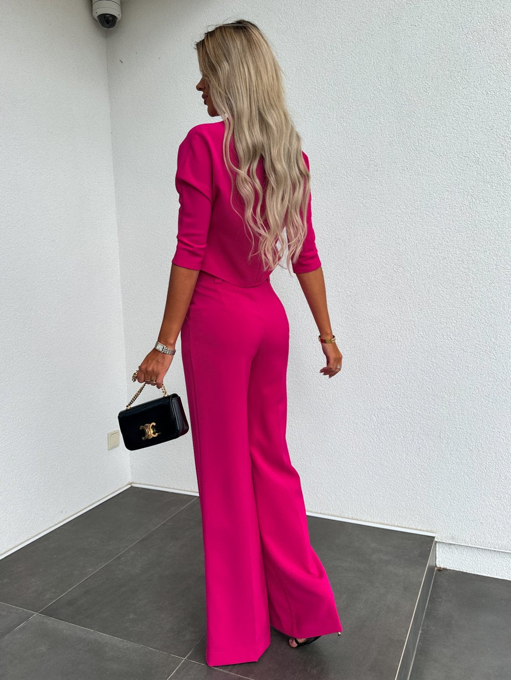 Set aus ausgestellter Hose und kurzem Oberteil