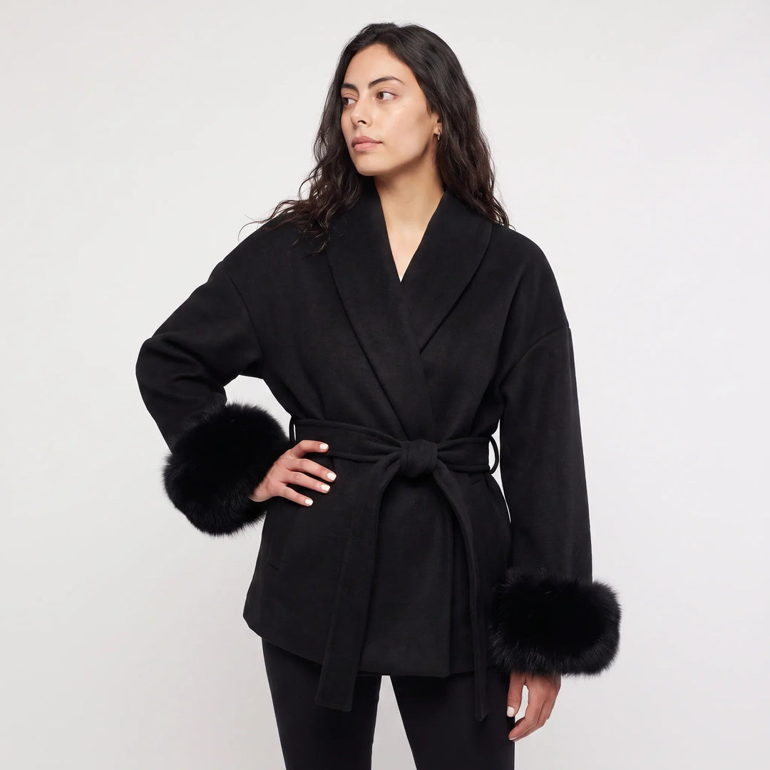 Manteau Ceinturé à Manches Ornées – Noir