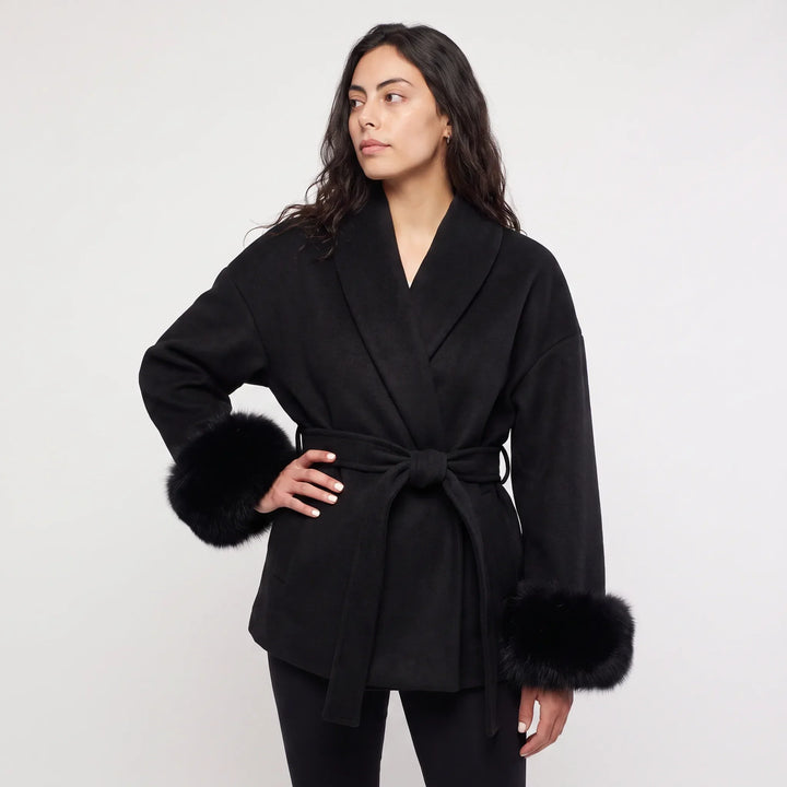 Manteau Ceinturé à Manches Ornées – Noir