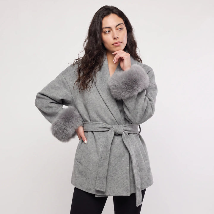 Manteau Ceinturé à Manches Ornées – Gris