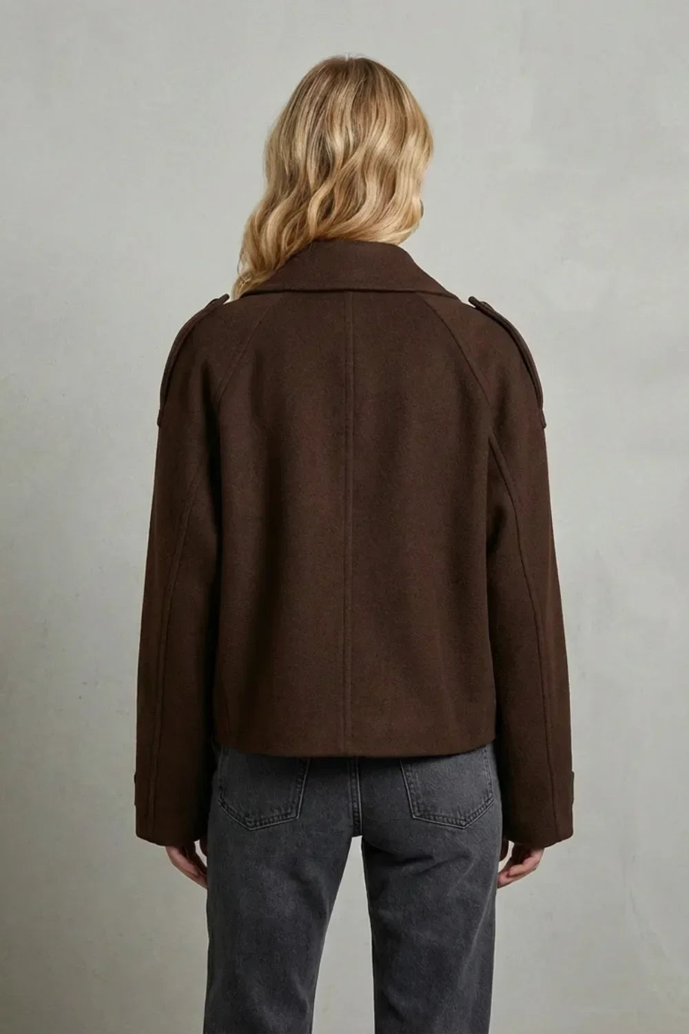 Manteau Court et Structuré