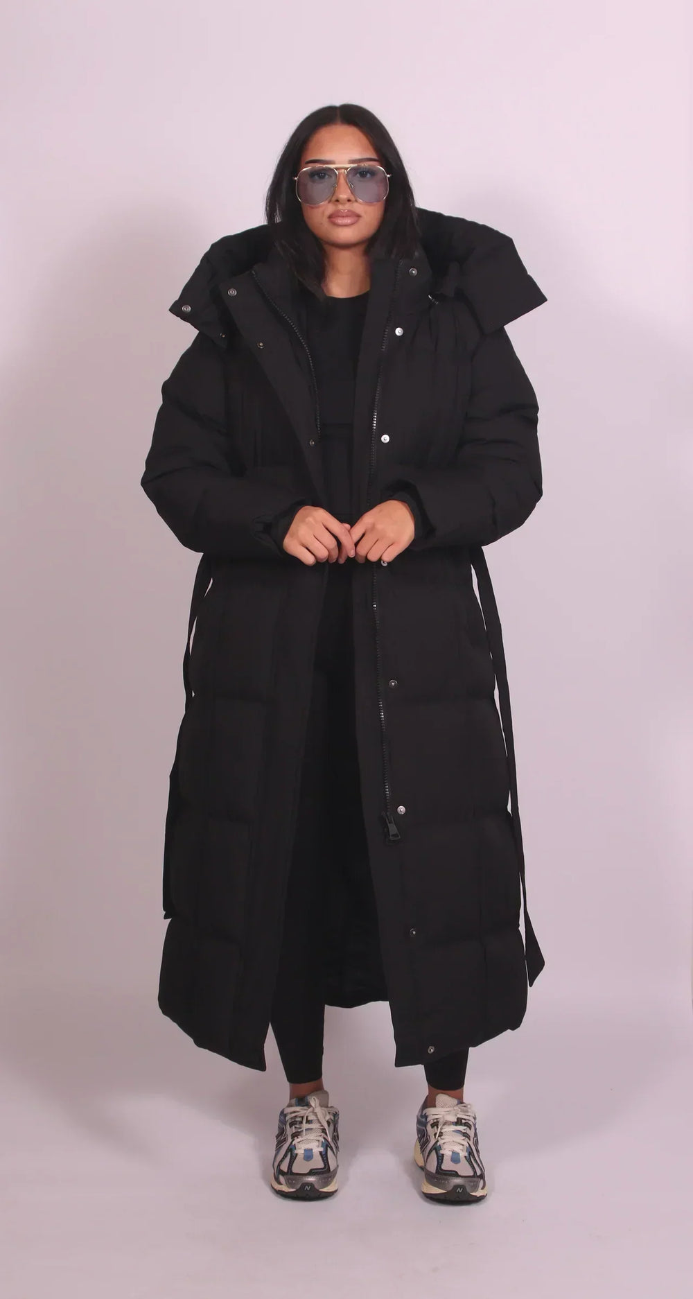 Manteau Long Enveloppant à Capuche – Noir