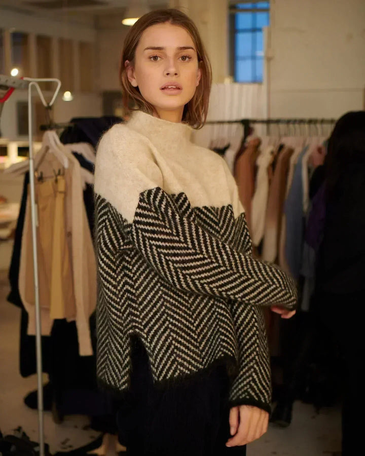 Pull douillet à motif chevron
