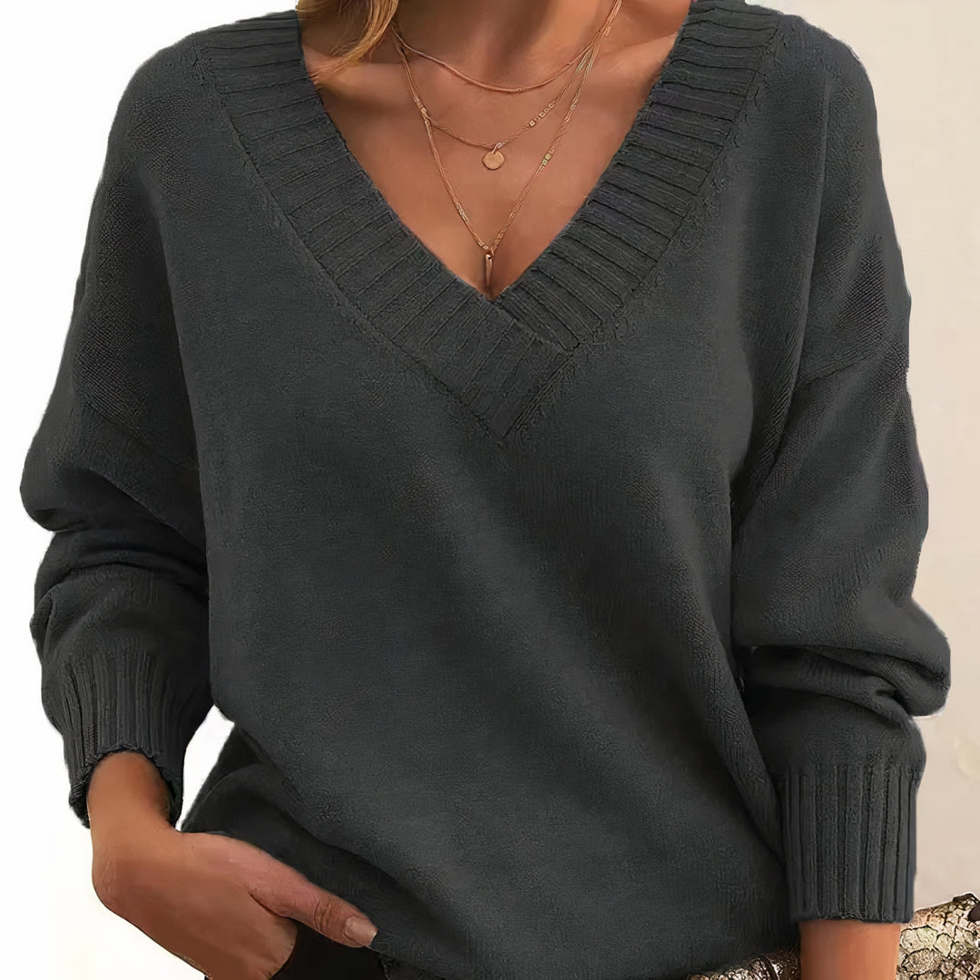 Pull Élégant à Col V Profond – Gris Foncé